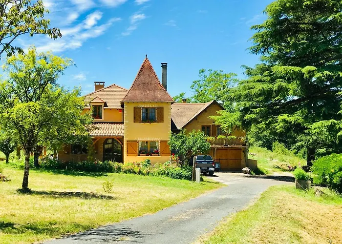 Les Cèdres du Linard, Chambres d'Hôtes B&B Near Lascaux, Montignac, Sarlat-la-Canéda, Dordogne